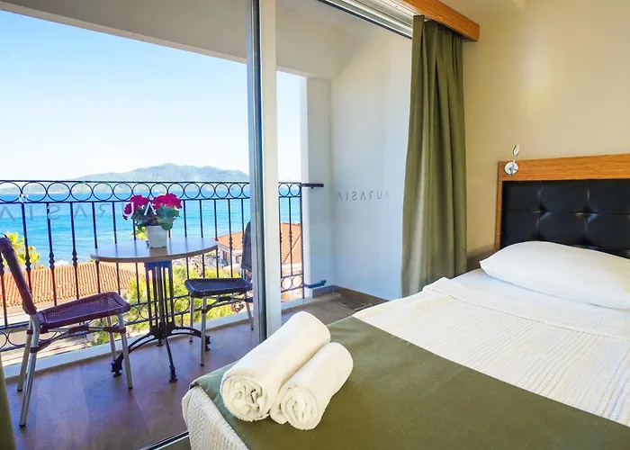 Otel Aurasia Sea Side 3*