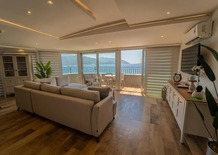 Aurasia Sea Side Otel 3*