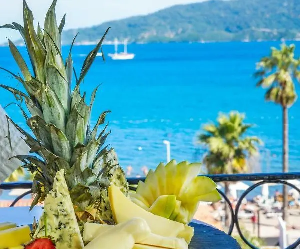 Aurasia Sea Side Otel 3*