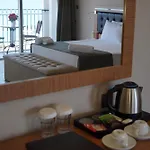 Aurasia Sea Side فندق