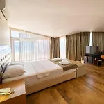 فندق Aurasia Sea Side 3*