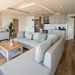 Aurasia Sea Side فندق