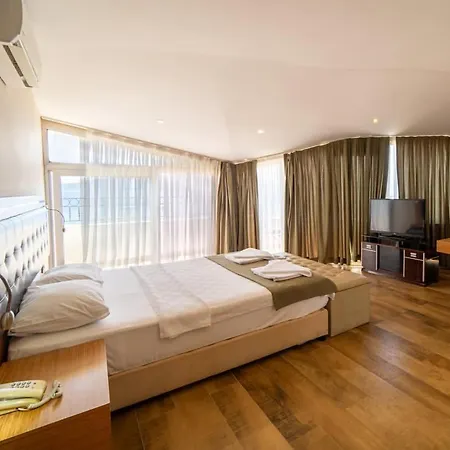 Hotel Aurasia Sea Side 3*