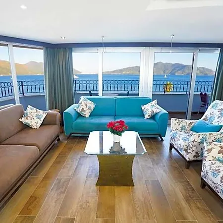 Aurasia Sea Side Hotel