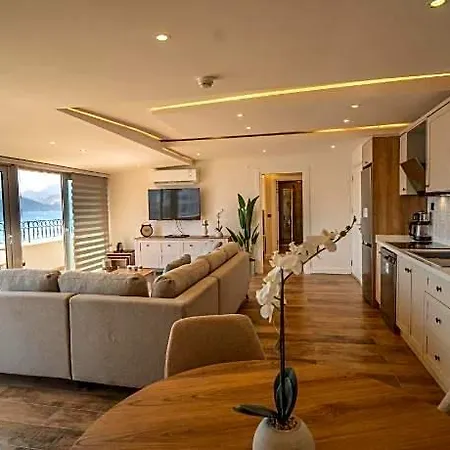 Hotel Aurasia Sea Side 3*