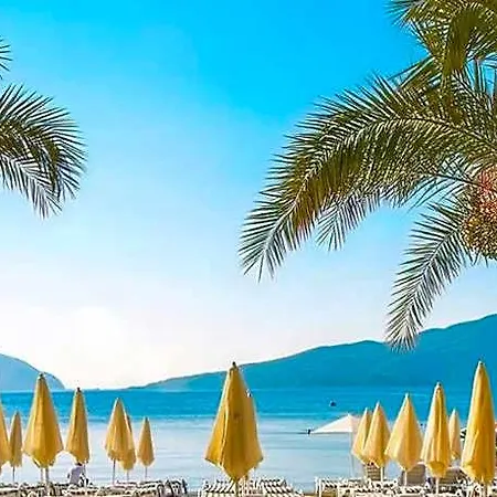 Aurasia Sea Side Hotel 3*