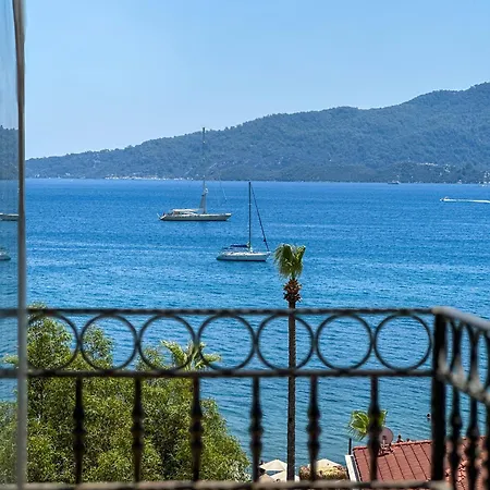 Aurasia Sea Side מלון מרמריס