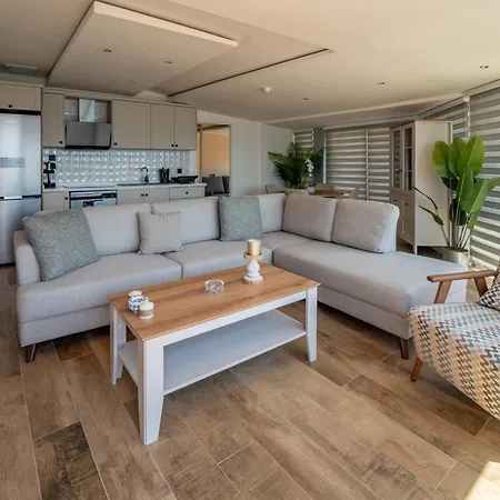 Aurasia Sea Side מרמריס