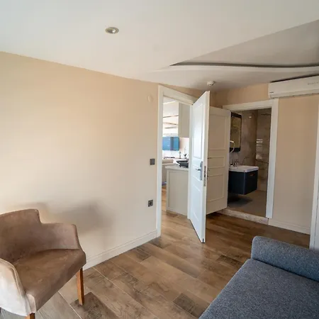 Aurasia Sea Side מלון 3*