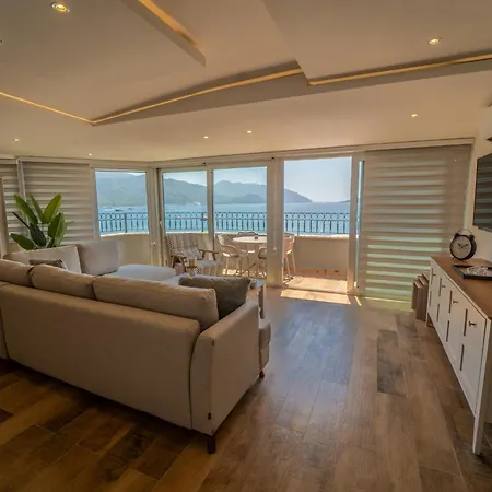 Aurasia Sea Side מלון 3*