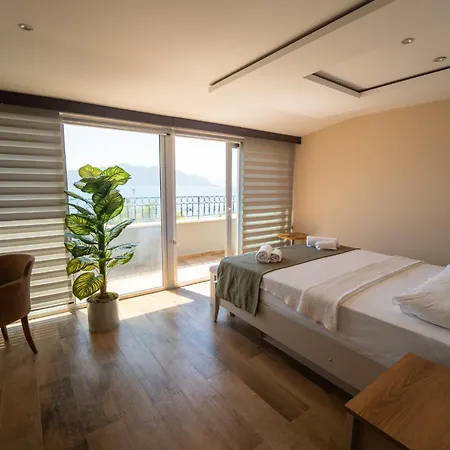 Aurasia Sea Side מלון 3*