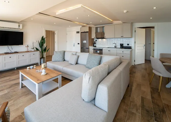 Aurasia Sea Side Hotel