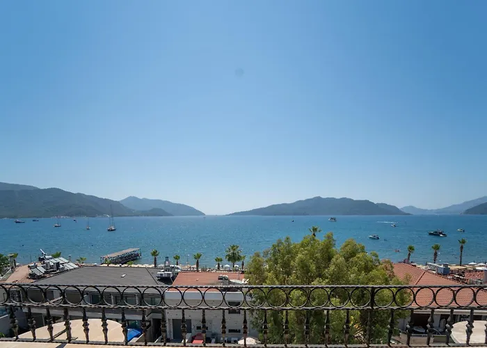 Hotel Aurasia Sea Side 3*